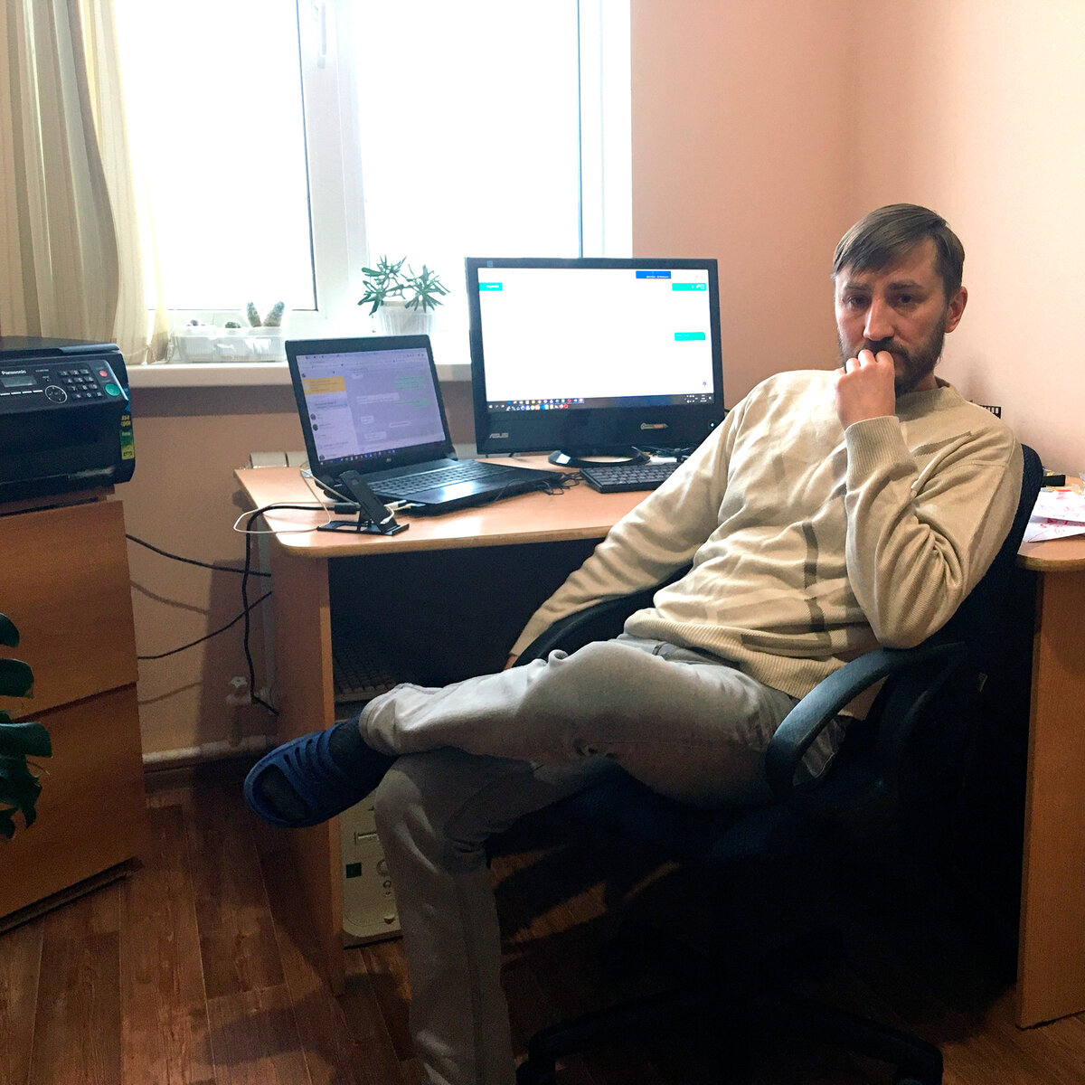 Мой домашний кабинет, планирую сменить ноутбук и кресло, Яндекс.Дзен поможет?