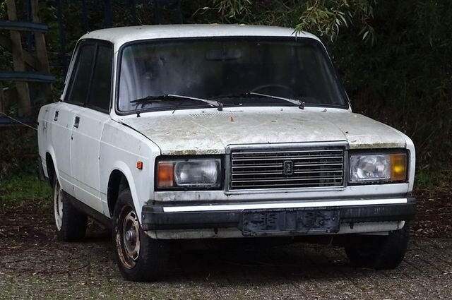  Lada (2107)