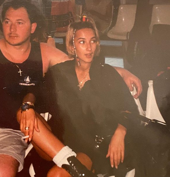 Здесь ведущей  23 года https://www.instagram.com/leratv/