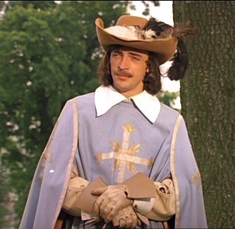 Михаил Боярский в роли  д’Артаньяна. Кадр из фильма Г. Юнгвальд-Хилькевича "Д’Артаньян и три мушкетера". Изображение взято в сети  Интернет.