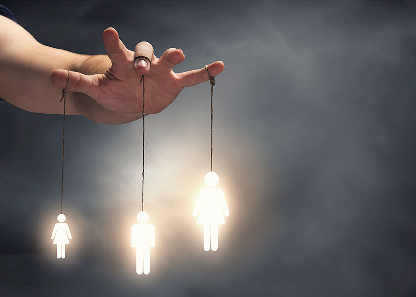 Манипуляция – это воздействие на другого человека с целью достижения выгоды с использованием лжи.