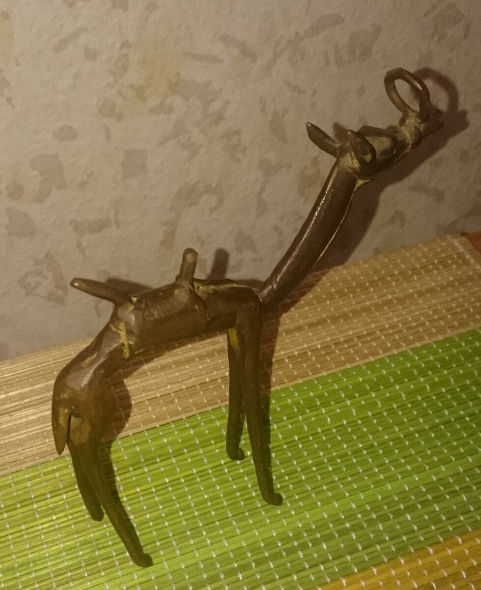 Одногорбый верблюд охраняет финансы, а двугорбый гарантирует денежный поток и стабильность. Верблюд станет прекрасным талисманом удачи как в трудные, так и в благоприятные времена.