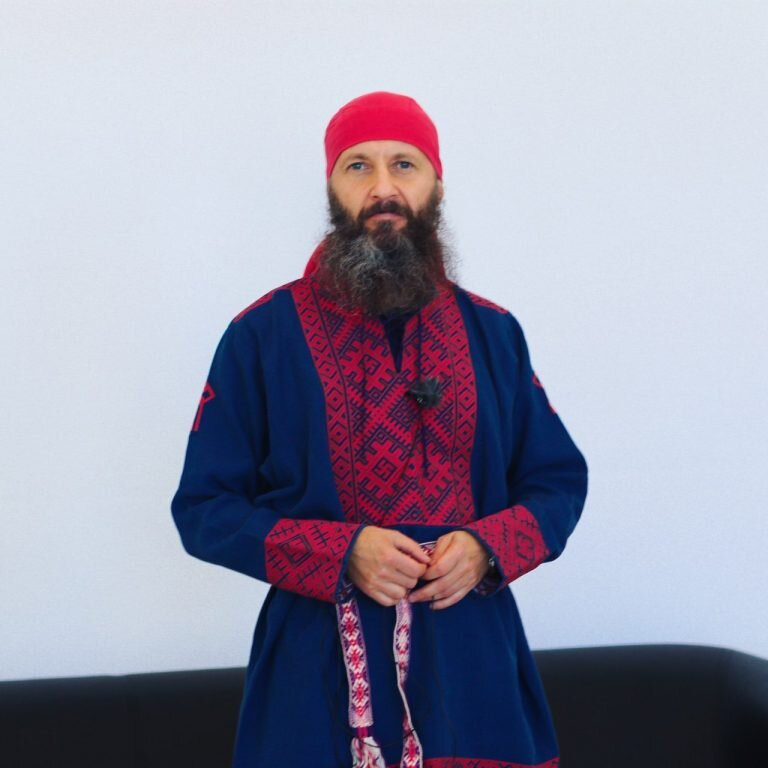 Григорий, эзотерический психолог, на двухдневном семинаре в Санкт-Петербурге