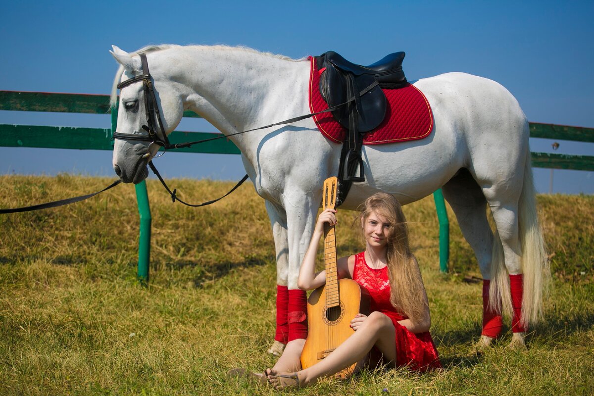 Лето в самом разгаре. Устройте себе необыкновенную фотосессию на Краснодарском ипподроме. Для вас:                                                                                                                                             ✅42 гектара живописных уголков Краснодарского ипподрома;                                                   ✅25 лошадок на выбор;                                                                                                                                        ✅1 000 000 идей.                                                                                                                                                  Оставить заявку на фотосессию по тел.: 8-918-999-80-84        