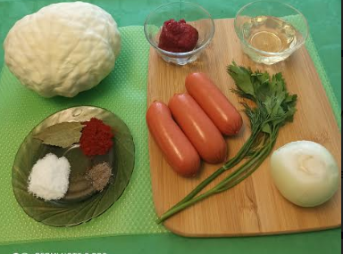 продукты для тушёной капусты с сардельками и копчёной паприкой