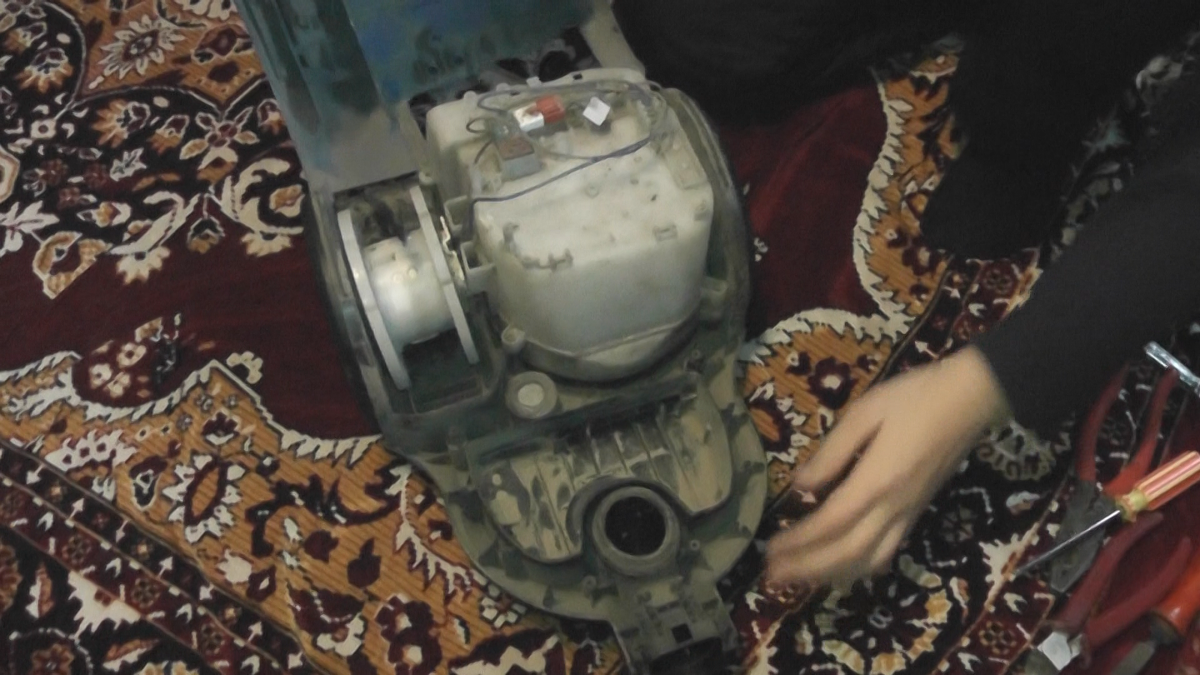 Внутренности пылесоса.