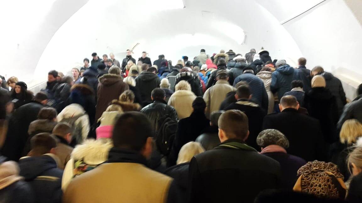 Москва. Метро в "час пик".