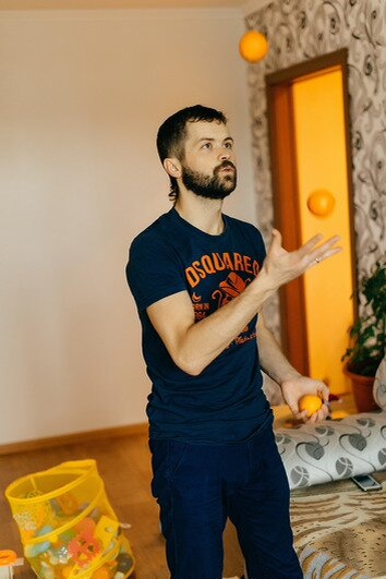 жонглирую