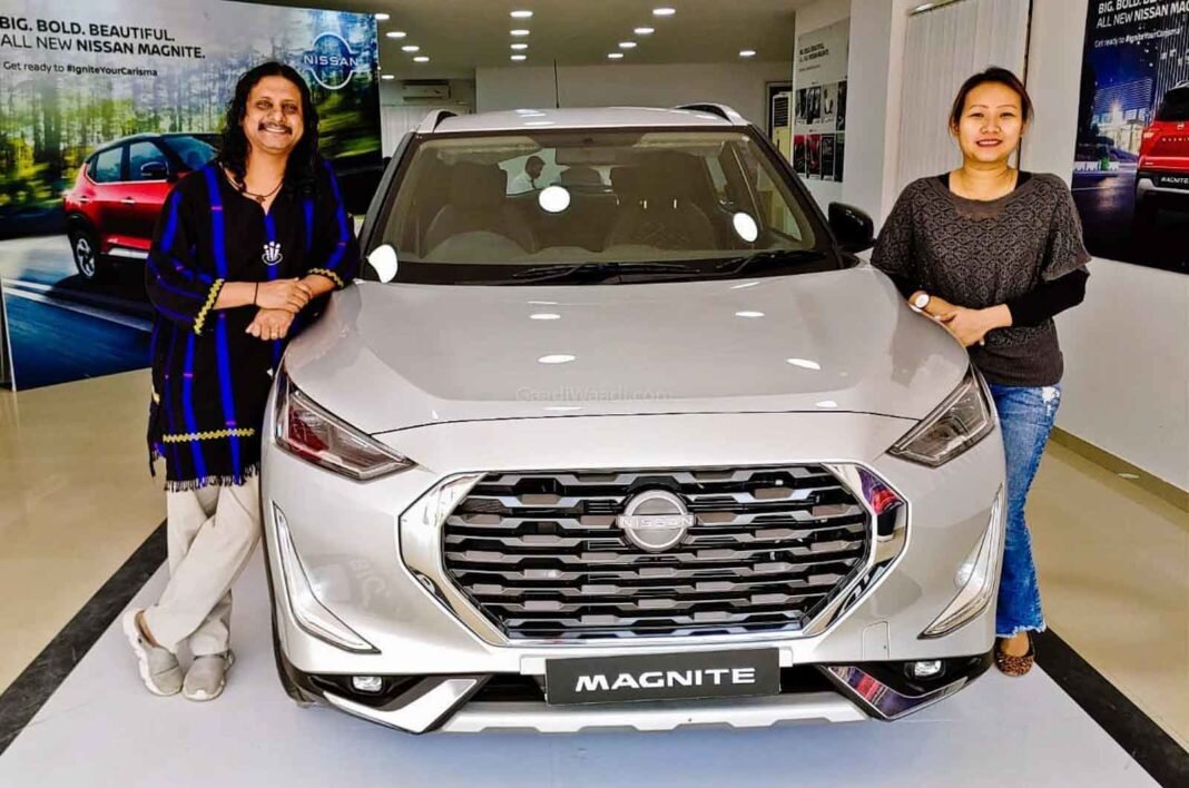 Россияне бы тоже так улыбались, если бы могли купить за 1 миллион SUV в топовой комплектации. Фото: gaadiwaadi.com