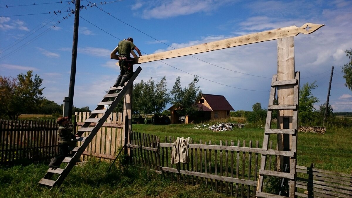 Деревянные ворота: распашные, откатные, подомные конструкции, выполненные своими руками