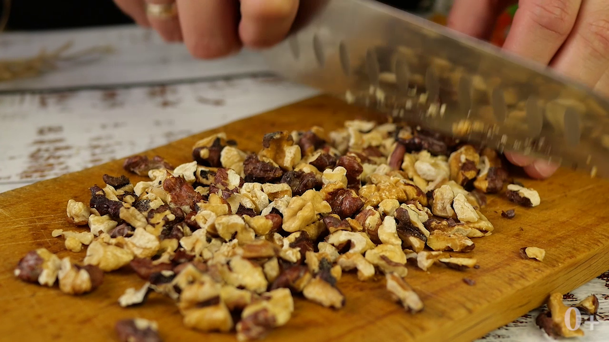 Салат на 8 Марта «КРАСОТКА» с грушей и курицей нереально вкусно. Нежный, яркий, готовится без майонеза. Удивление гостей гарантировано! Рецепт просто бомба. Настоящее объедение.-7