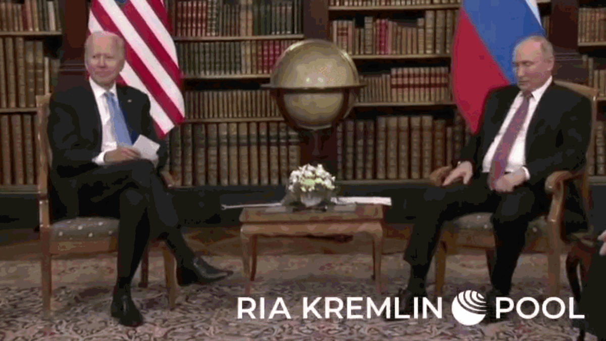 Путин адаптируется к стрессу после небольшого конфуза. Источник: РИА «Новости»