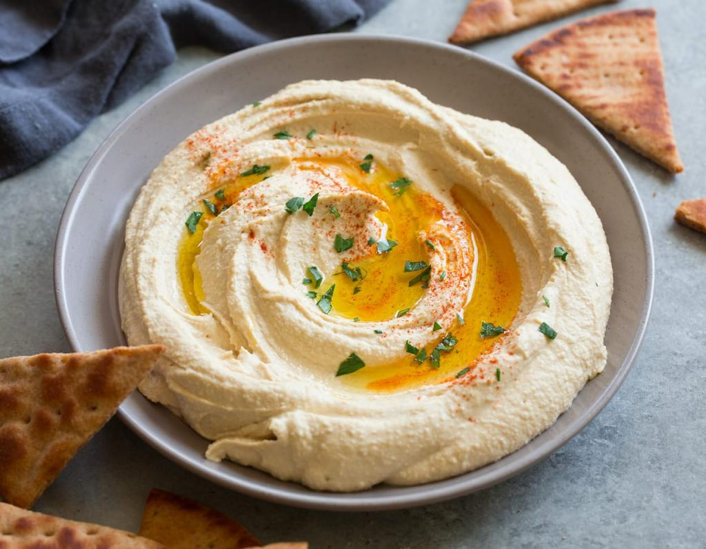Хумус с чем едят польза. Хумус Вики. Хумус сирийский. Фантьет хумус. Хумус израильский классический.
