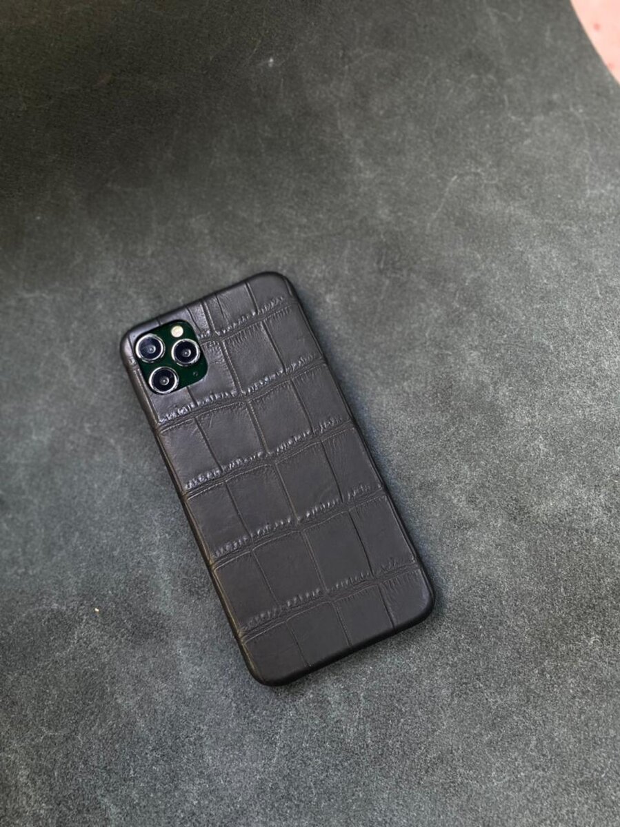 Чёрный кожаный чехол ручной работы из крокодила Mobcase 1503 для iPhone 12 Pro Max