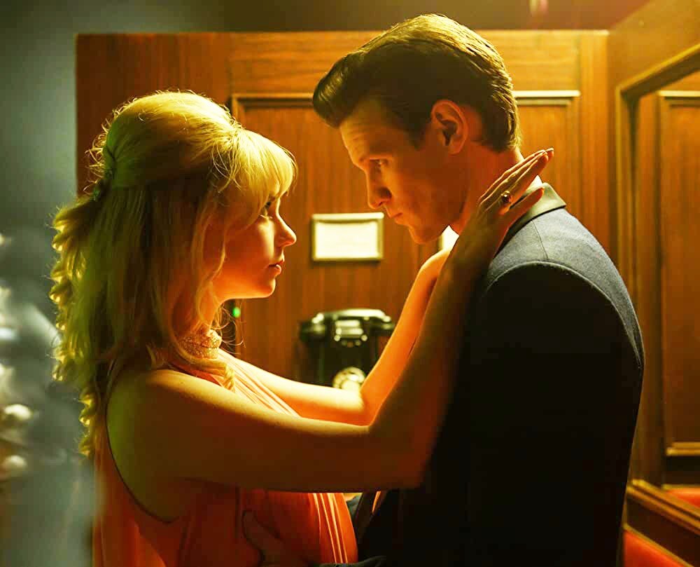 Аня Тейлор-Джой и Мэтт Смит в фильме «Прошлой ночью в Сохо»