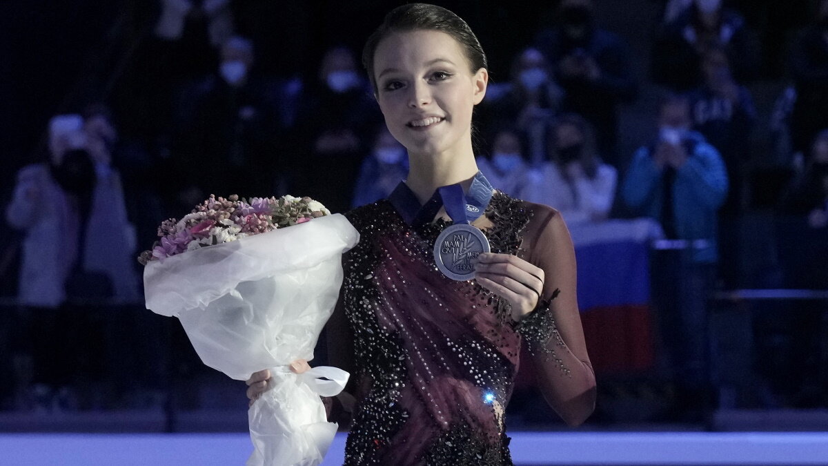 Анна Щербакова фигурное катание Чемпионат Европы 2022