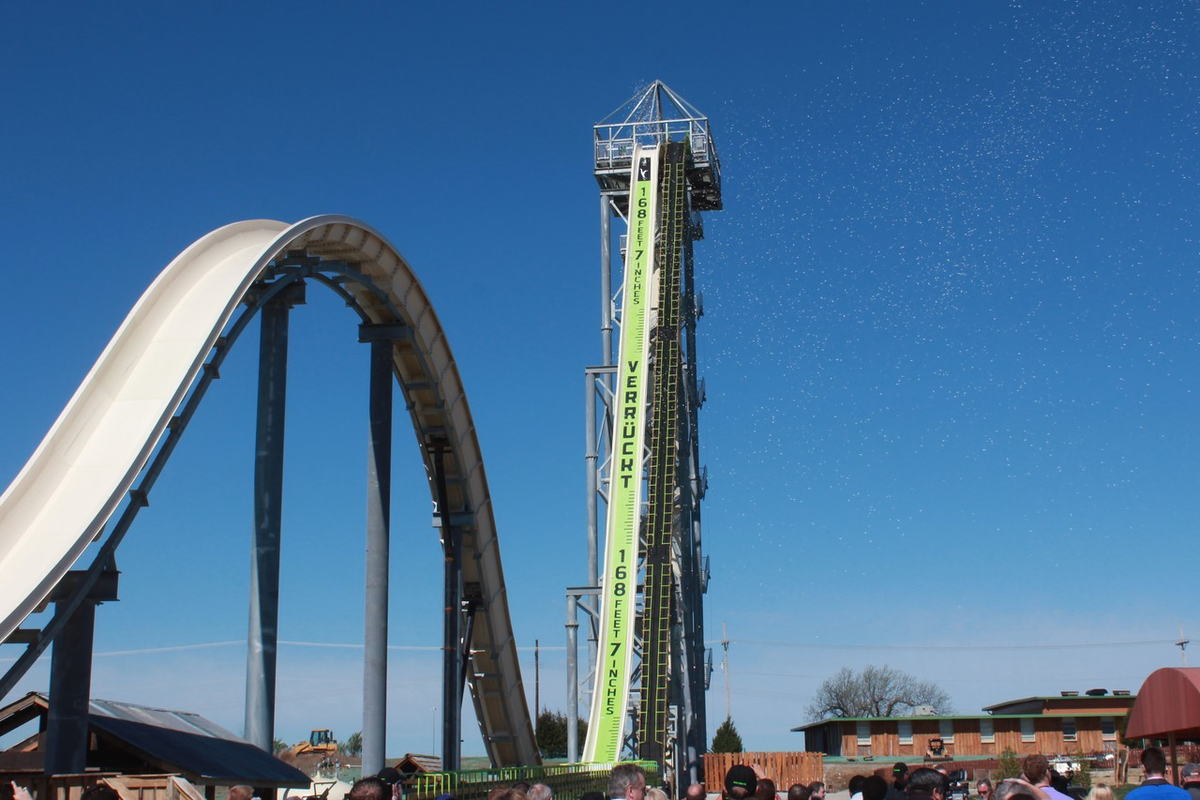 Страшный аквапарк. Аквапарк Schlitterbahn. США. Аквапарк Шлиттербан, Канзас-Сити. Самая высокая горка в аквапарке в мире. Самые большие горки в аквапарке в мире.