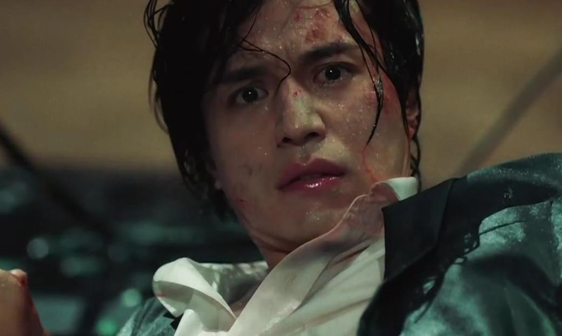 Плохой и сумасшедший дорама 2021. Кадры из фильмов. Плохой и сумасшедший дорама ли дон ук. Crazy 2021. Ви ха-джун.