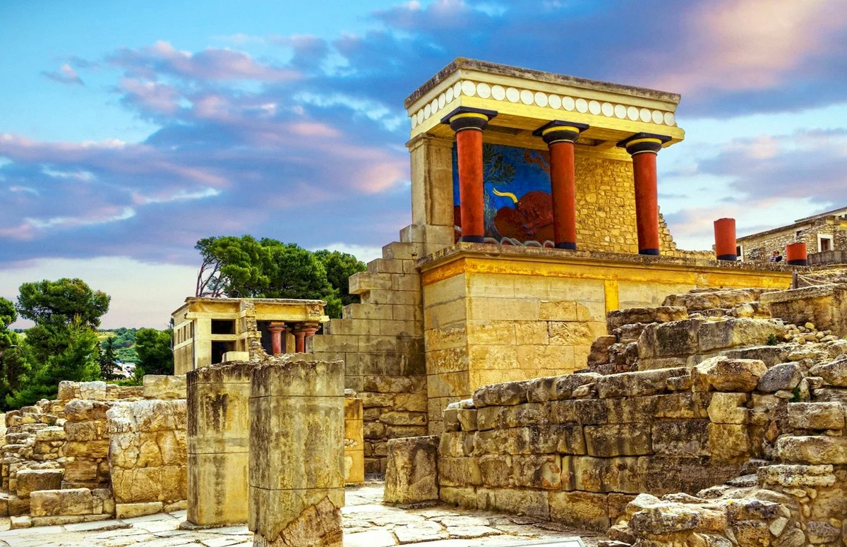древняя столица острова крит. дворец фестос крит. остров крит руины. древний город на острове крит 5 букв. раскопки крит дворец миноса.