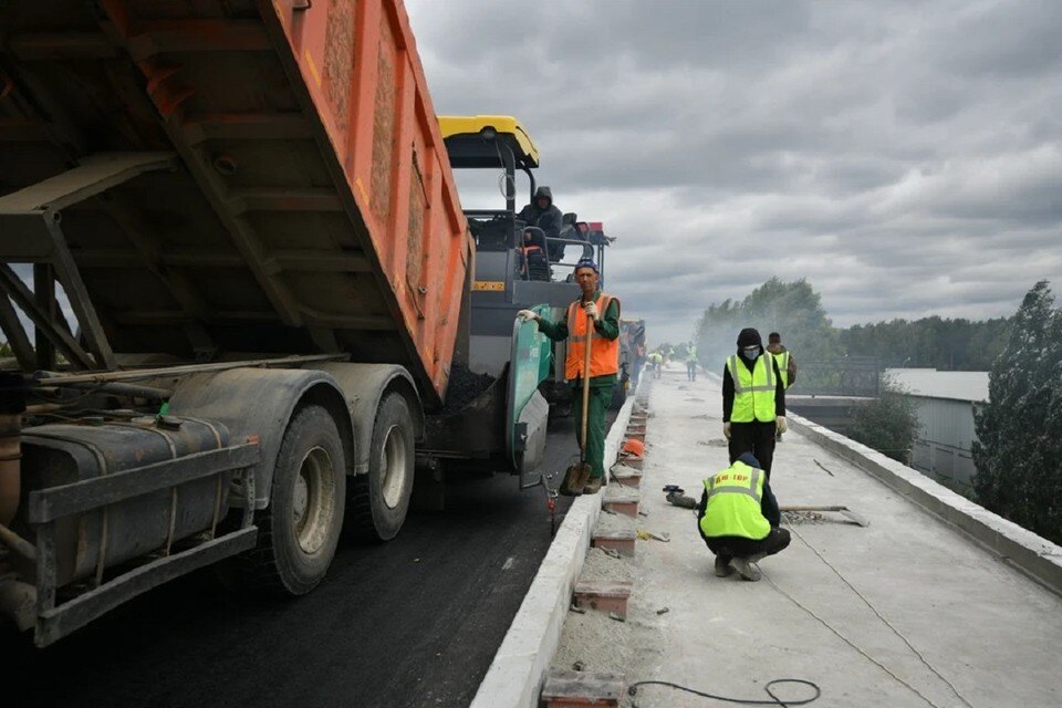     Новую дорогу планируется построить через кольцо на улице Доватора. Алексей БУЛАТОВ