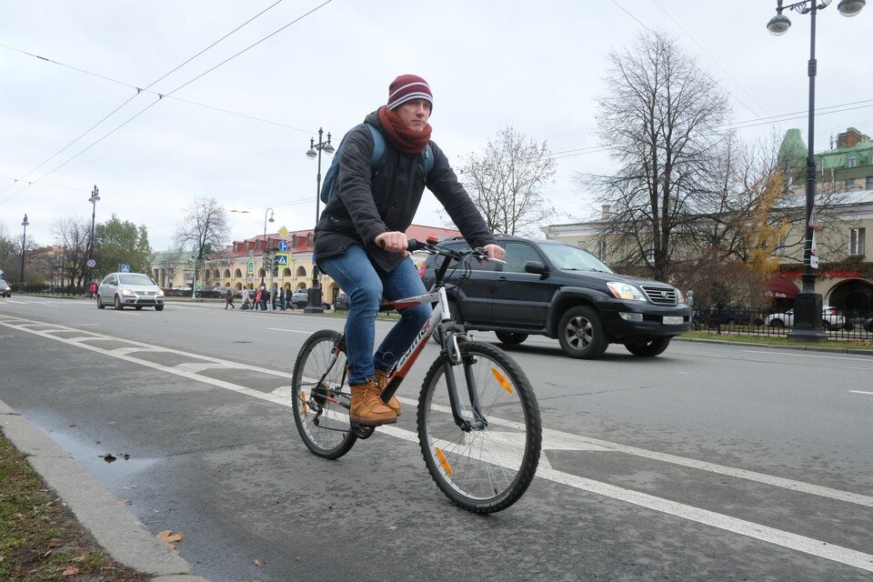     Новый веломаршрут связал два парка в Красногвардейском районе Петербурга Артем КИЛЬКИН (архив)