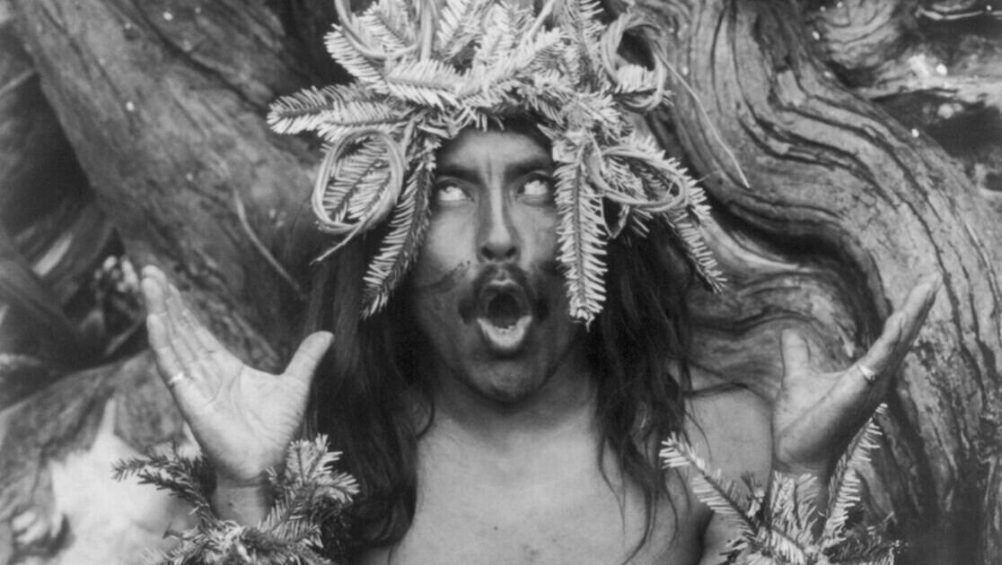     Некомпетентность врачей и недоверие к ним является одной из причин, по которой жители СКФО до сих пор лечатся у целителей и знахарей, рассказал врач из Дагестана.