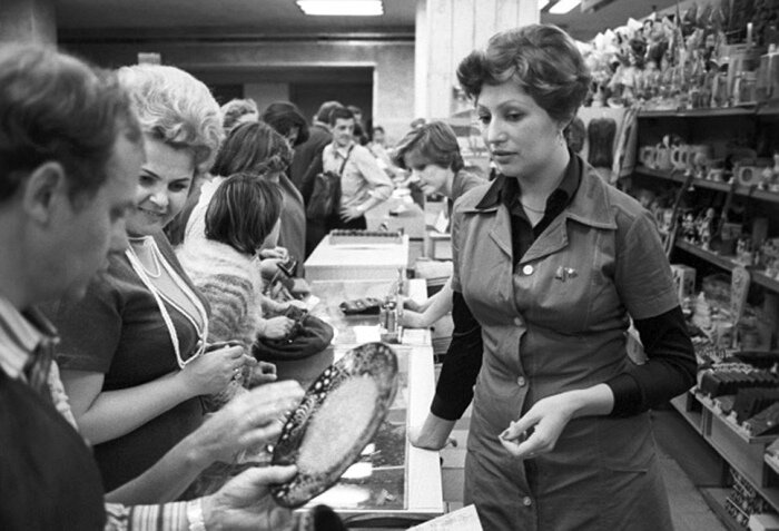 Советская продажа в магазине промтоваров