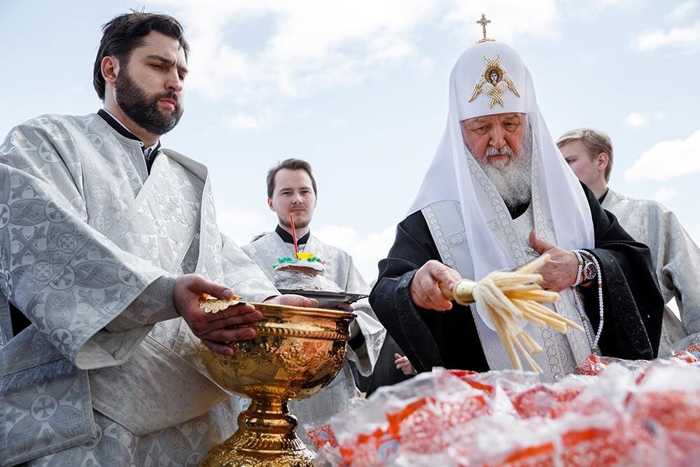 Празднование Пасхи в церкви