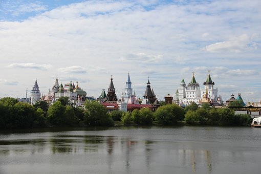 https://cdn.pixabay.com/photo/2018/09/10/02/04/the-izmailovo-kremlin-3666015__340.jpg