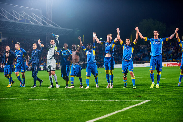 ФК "Ростов" после победы над "Зенитом". Фото donnews.ru