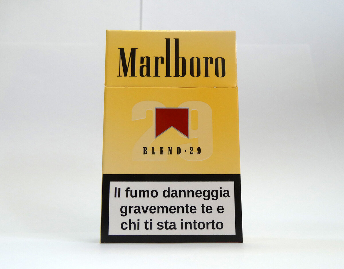 Дизайн пачки сигарет. Сигареты Marlboro Blend 29. Мальборо Бленд 29 сигареты. Итальянские сигареты. Сигареты Мальборо в Италии.