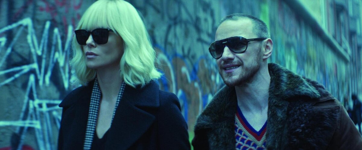 Кадр из фильма "Взрывная блондинка"