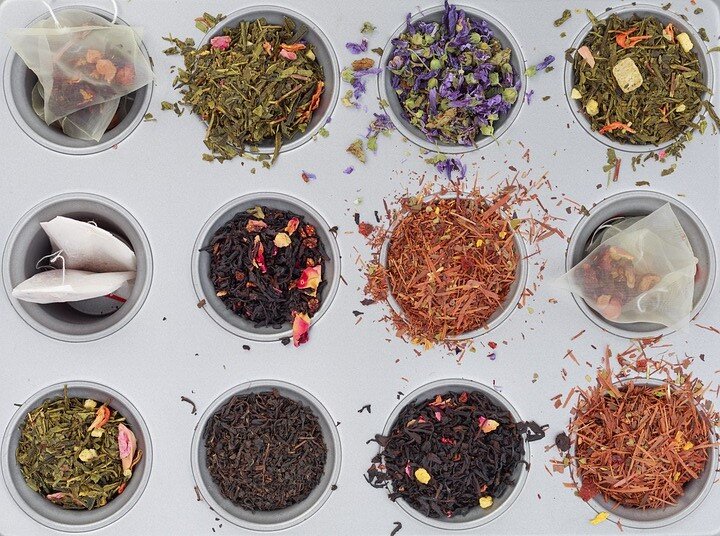 Черный, зеленый, улун и белый чай происходят от одного растения (Camellia sinensis). 