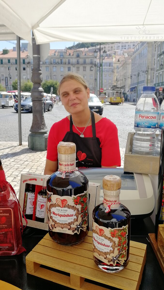 Вот так прямо на улице можно отведать сладкую Жинжинью