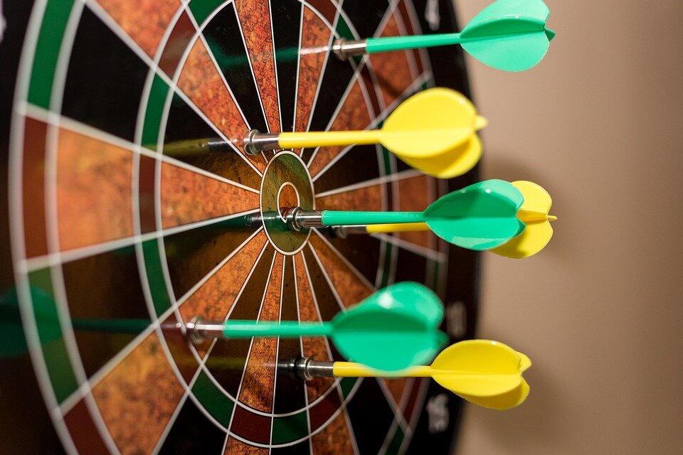 https://pixabay.com/photos/darts-dartboard-dart-board-target-2966934/