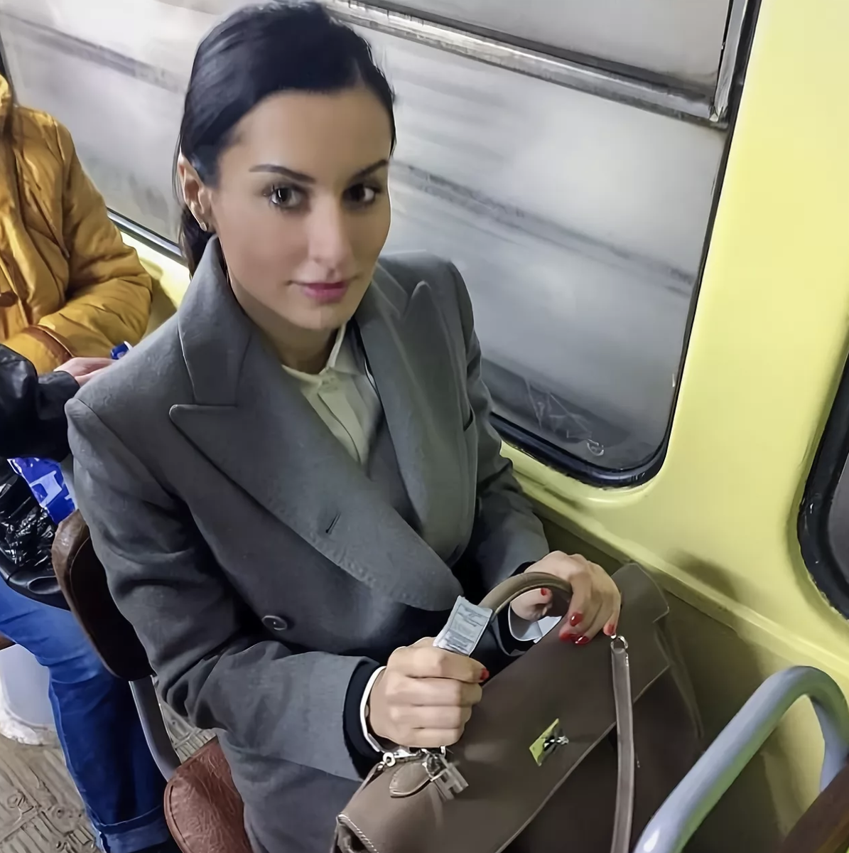 Московское метро женщина