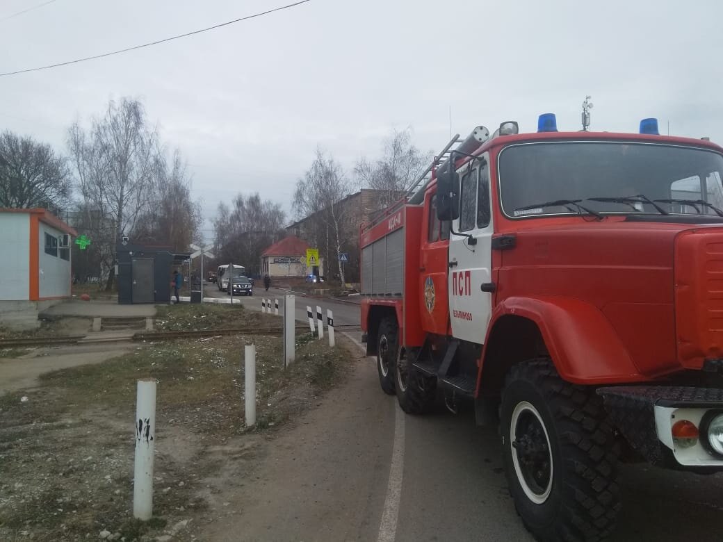 Огнеборцы Ленинского территориального управления принимали участие в  тушении пожара в Чехове | Ленинское ТУ СиС ГКУ МО 