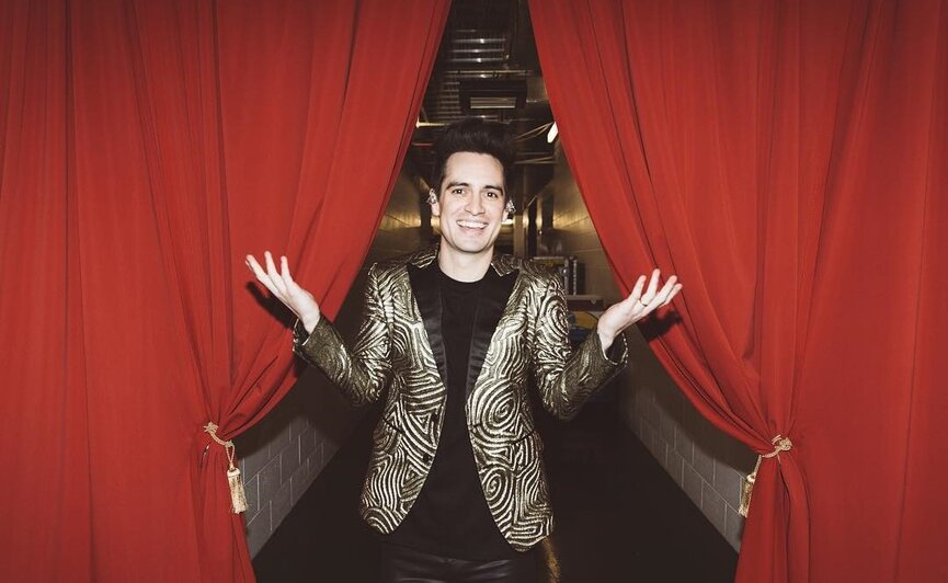 Лидер Panic! At The Disco Брендон Ури 
​Фото: Instagram / Jake Chamseddine
