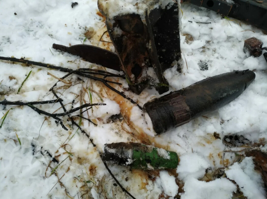 Снаряд со дна реки