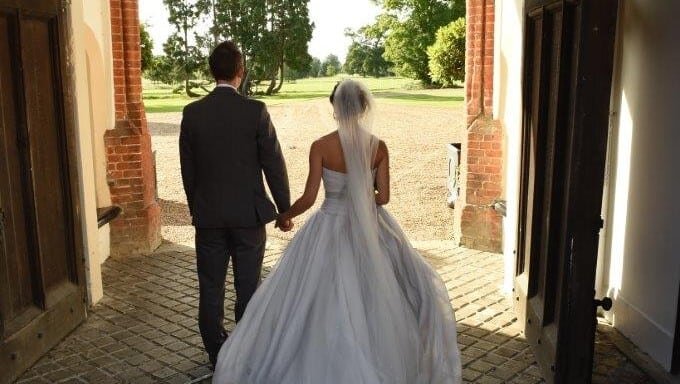 countryhouseweddings.co.uk/2017/10/wedding-traditions-in-england/