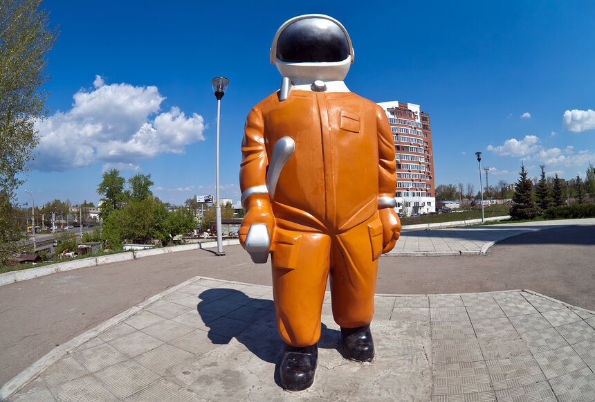 Космопупс» — название скульптуры, которая стояла у музея «Самара Космическая». 