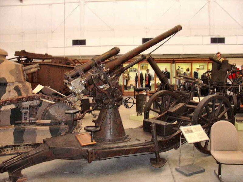 7.7cm L/35  Socket  Flak 16  RheinMetall   в музее в Брюсселе
