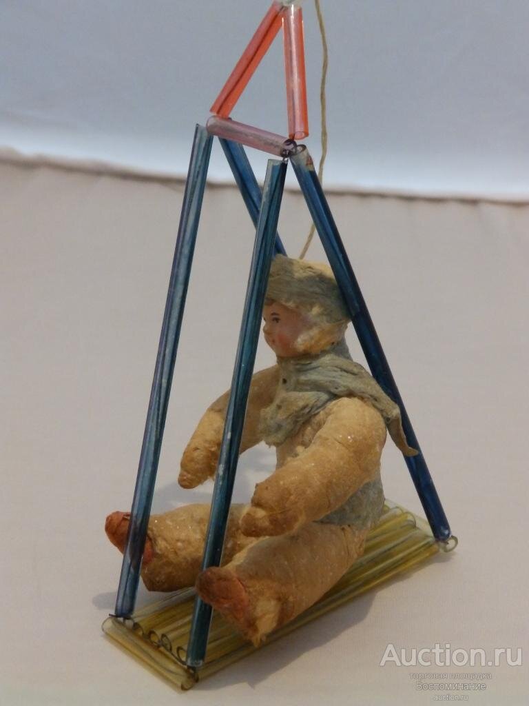 Елочная игрушка "Ребенок на качелях"