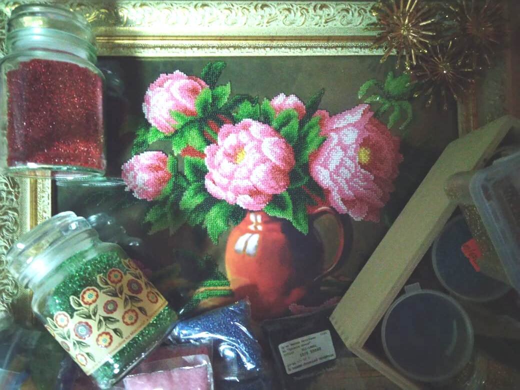 Моё фото: Бисерные страсти: мама вышивает красоту, ребенок грызет.