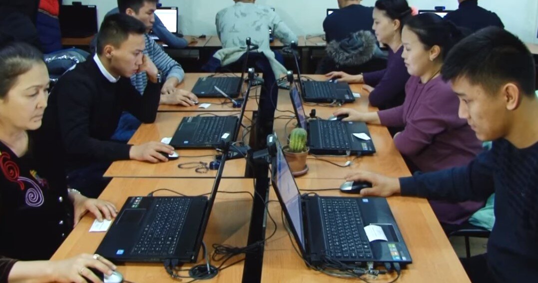 Сдача экзамена в автошколе