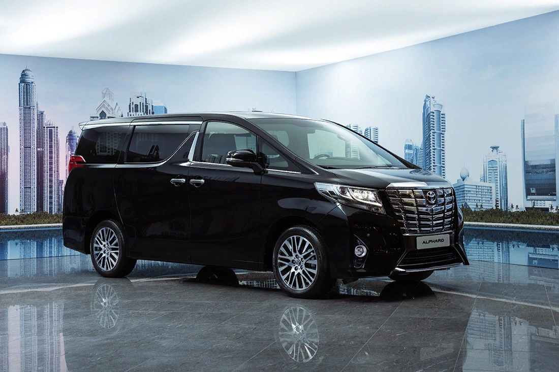 Toyota Alphard. Фотография взята с сервиса Яндекс Картинки