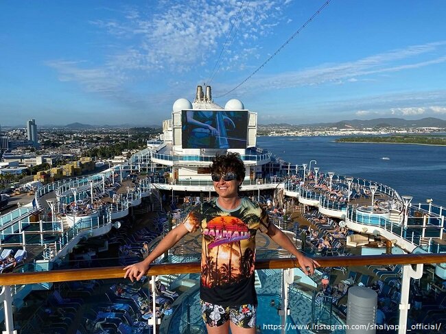 Прохор Шаляпин отдыхает на лайнере