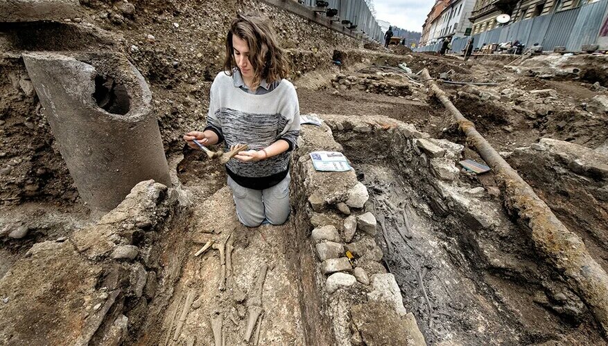 Раскопки древнеримского некрополя в Любляне. Фото: Arne Hodalič / Katja Bidovec