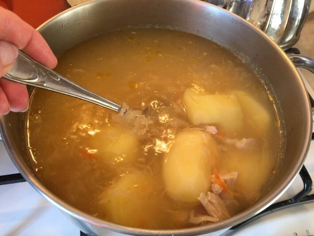 Капуста для варки. Постные щи из свежей капусты. Суп из свежей капусты в мультиварке. Как сварить квашеные щи в кастрюле. Как сварить квашеные щи в кастрюле.