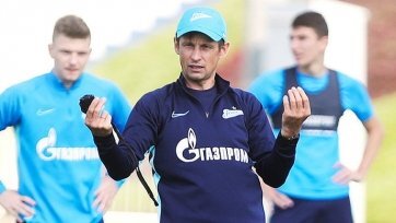 Фото: fc-zenit.ruПо окончании испанского этапа подготовки главный тренер сине-бело-голубых Сергей Семак в интервью Sport24 рассказал о самочувствии футболистов, которые в последнее время находились в лазарете.
